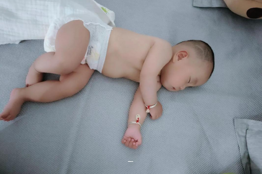 黑龙江宝宝总是摇头怎么回事